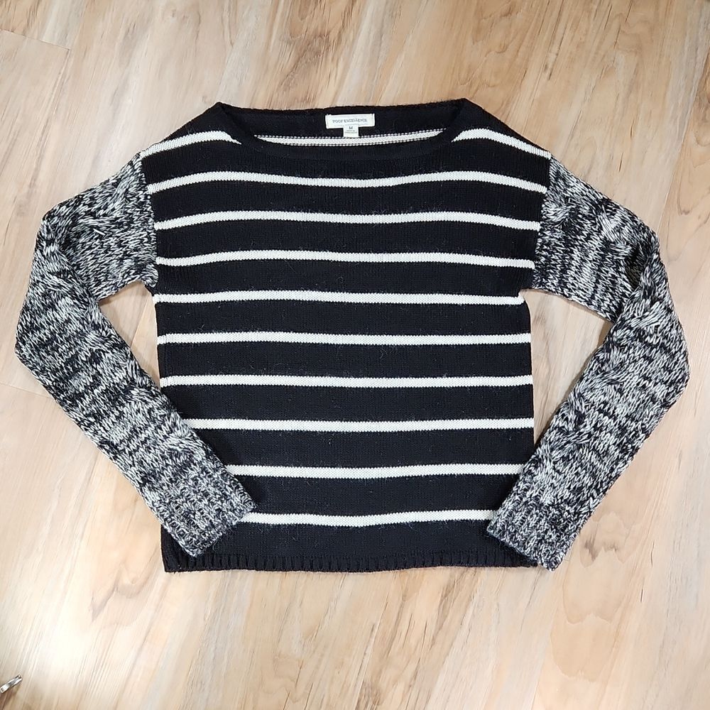 🔹️Poof Excellence Black & Cream Knit Long Sleeve Sweater Medium